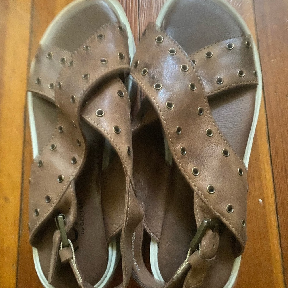 Roan Bed Stu grommet Studded Cross-Strap Sandals